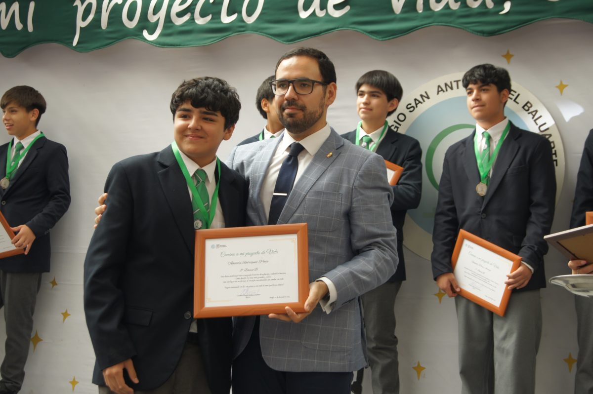 Ceremonia 8vos básicos.