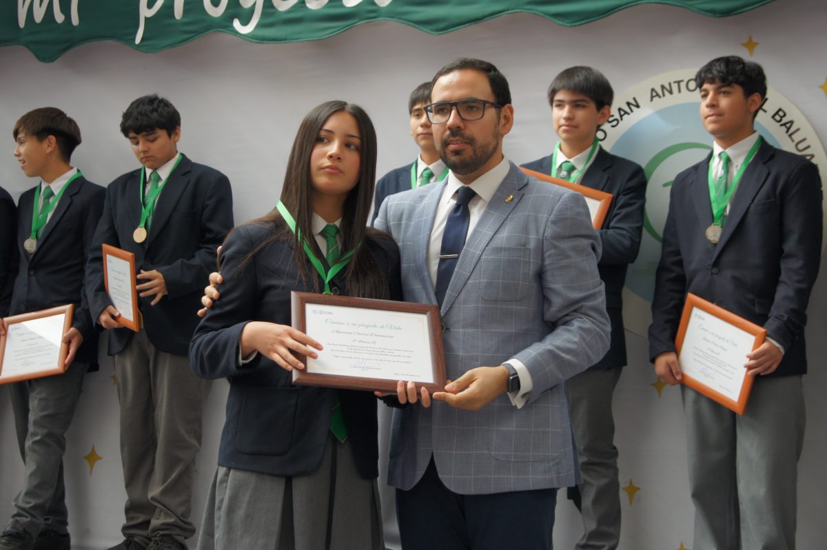 Ceremonia 8vos básicos.