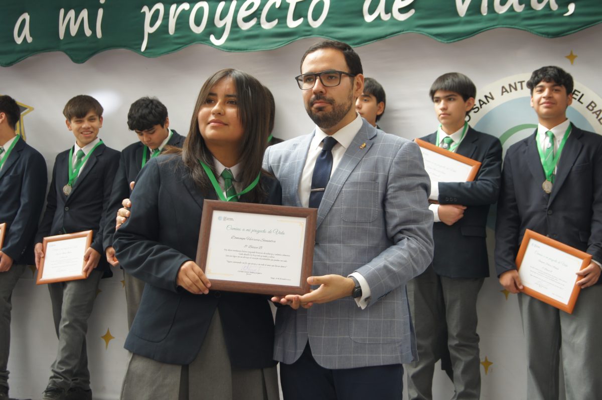 Ceremonia 8vos básicos.