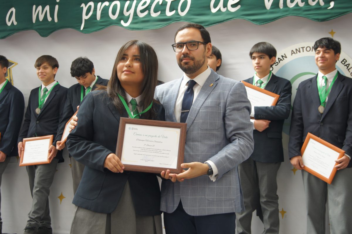 Ceremonia 8vos básicos.