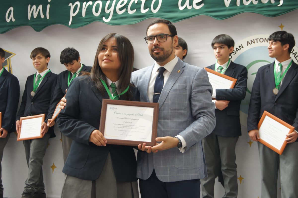 Ceremonia 8vos básicos.