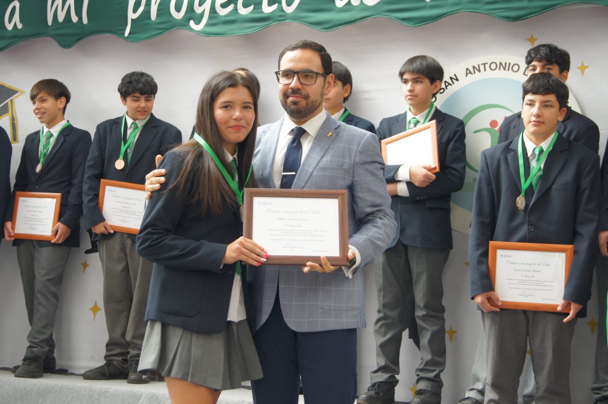 Ceremonia 8vos básicos.