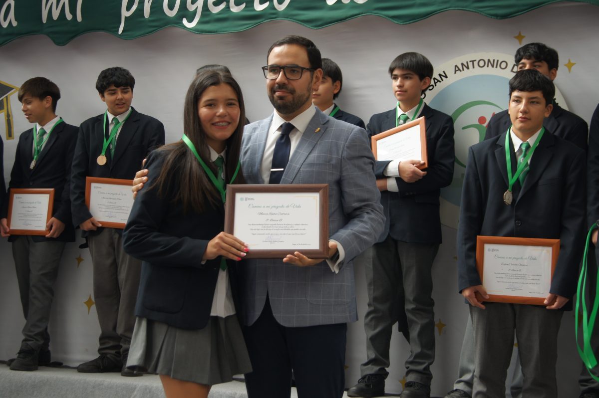 Ceremonia 8vos básicos.