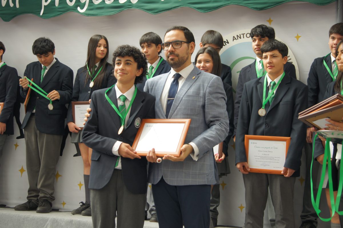 Ceremonia 8vos básicos.