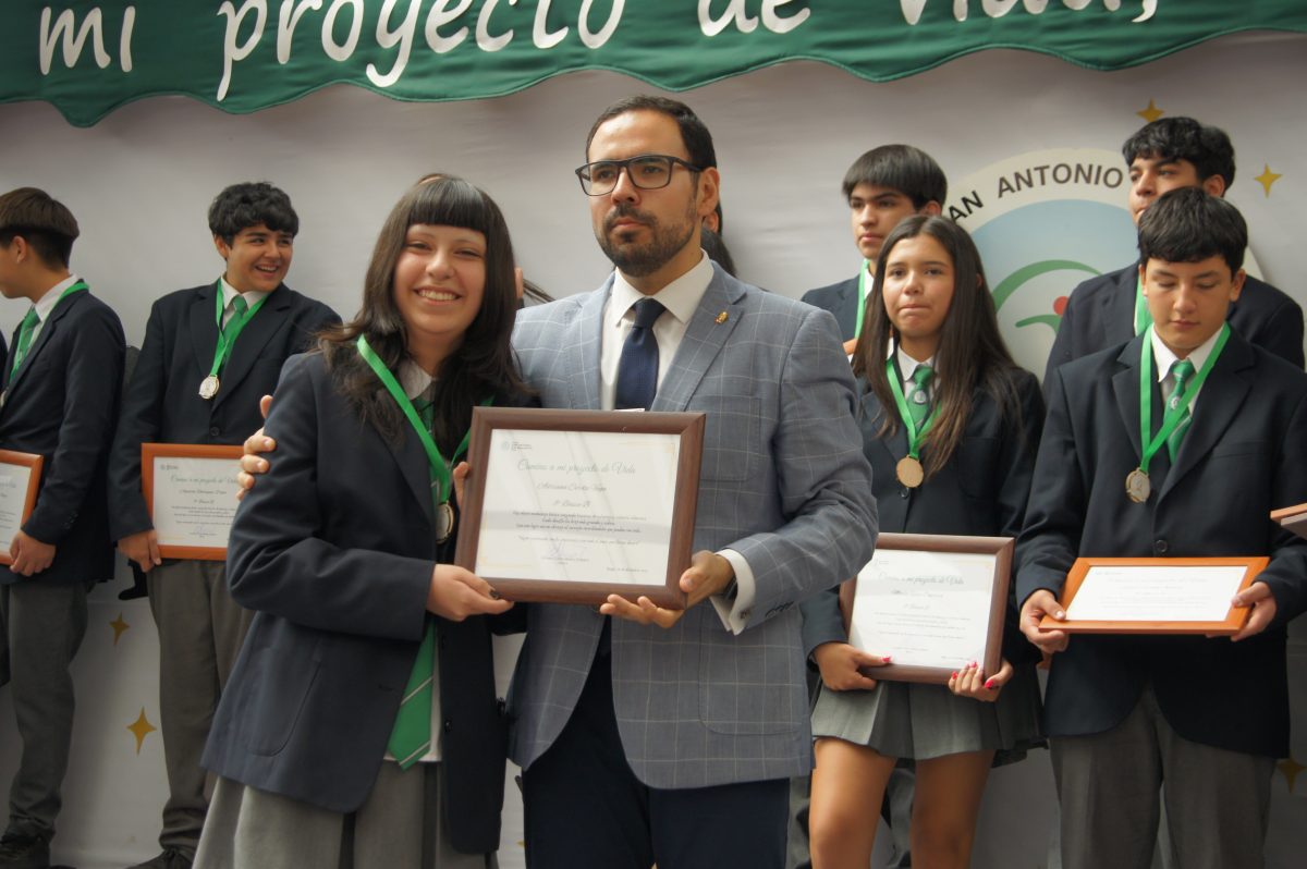 Ceremonia 8vos básicos.