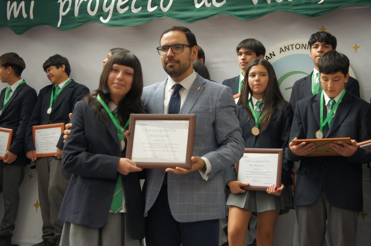 Ceremonia 8vos básicos.