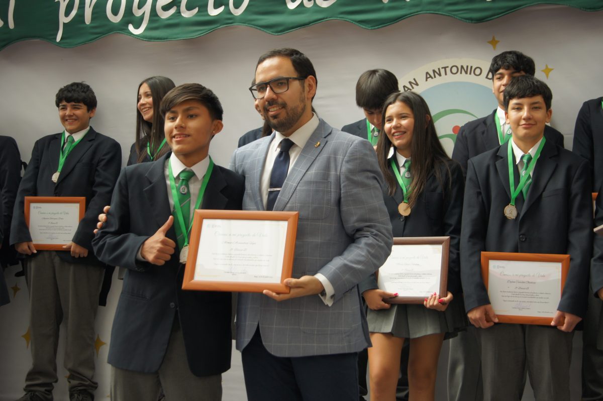 Ceremonia 8vos básicos.