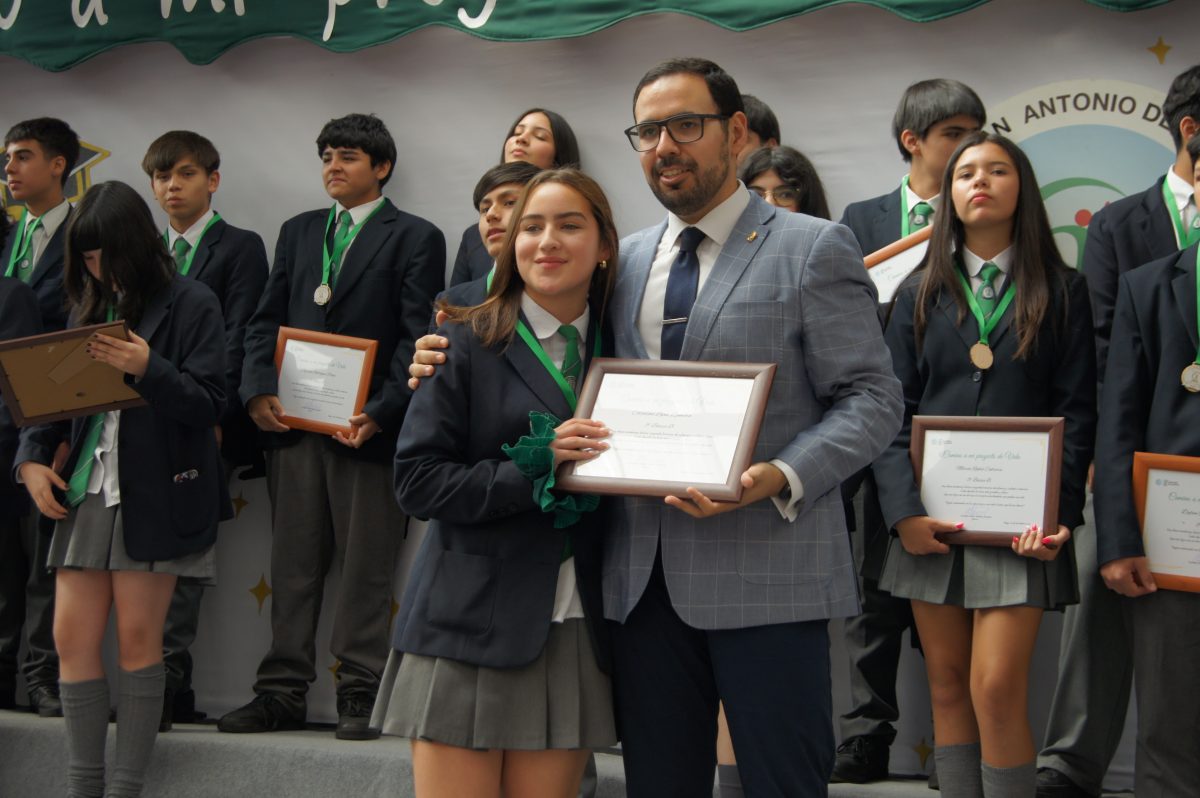 Ceremonia 8vos básicos.