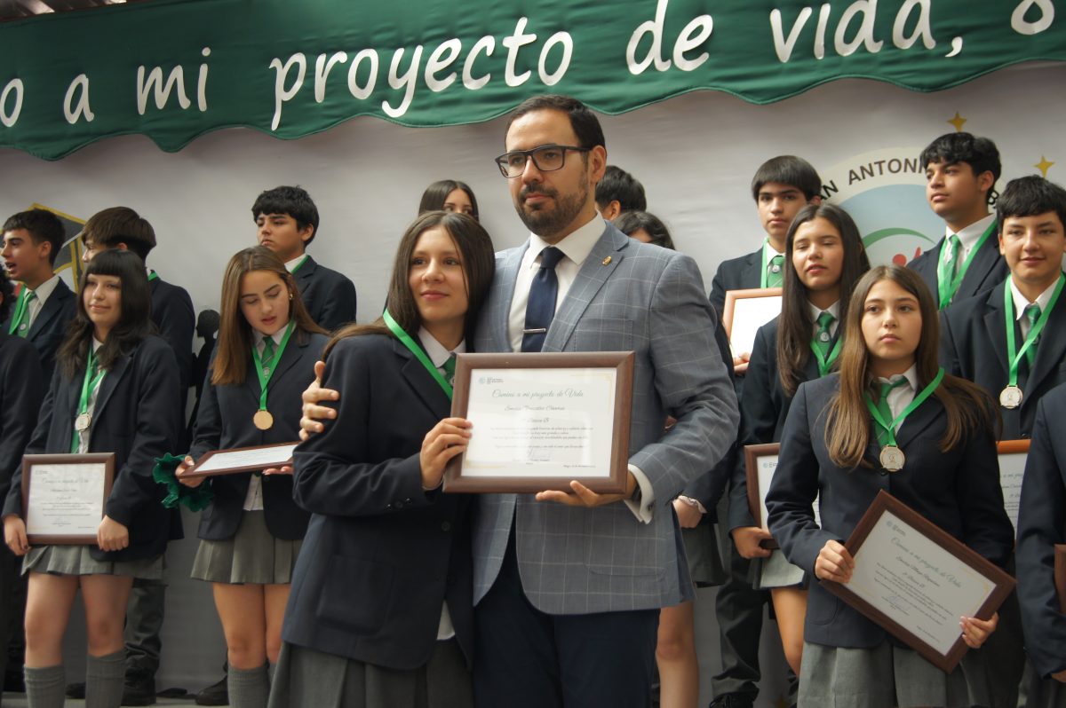 Ceremonia 8vos básicos.