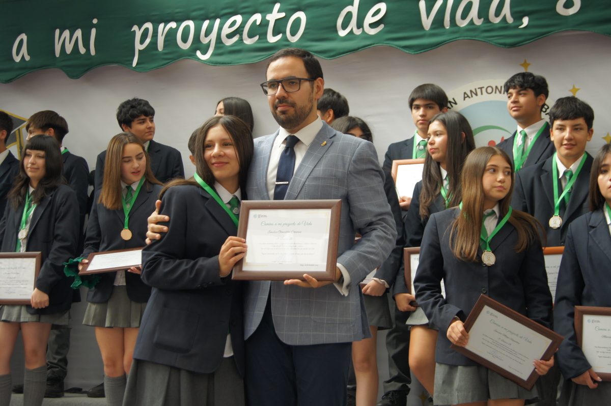 Ceremonia 8vos básicos.