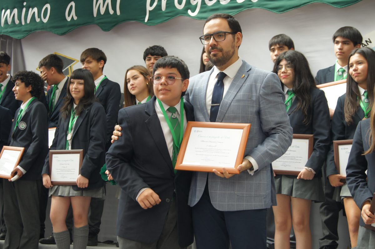 Ceremonia 8vos básicos.