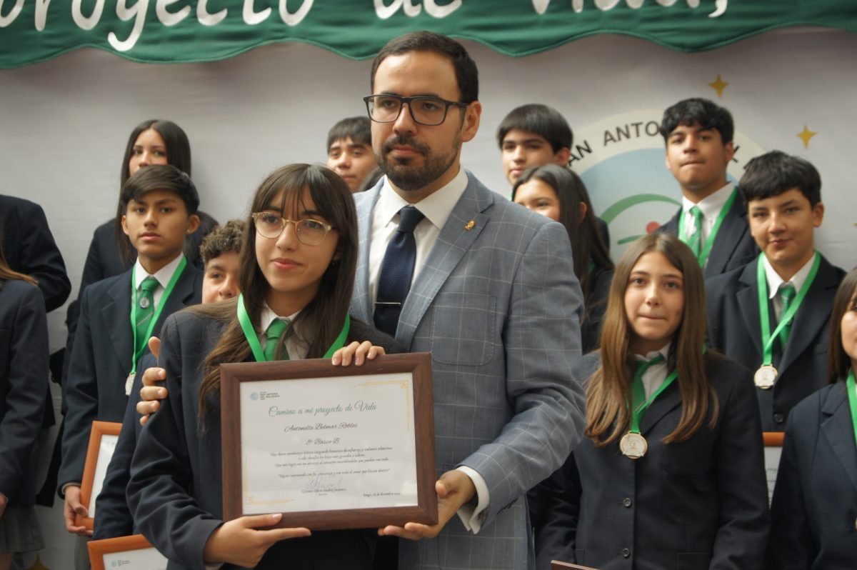 Ceremonia 8vos básicos.