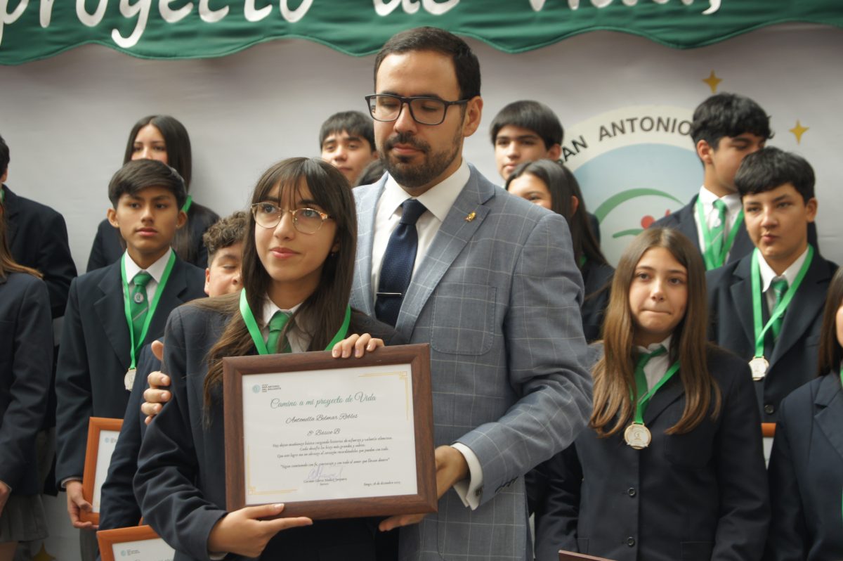 Ceremonia 8vos básicos.