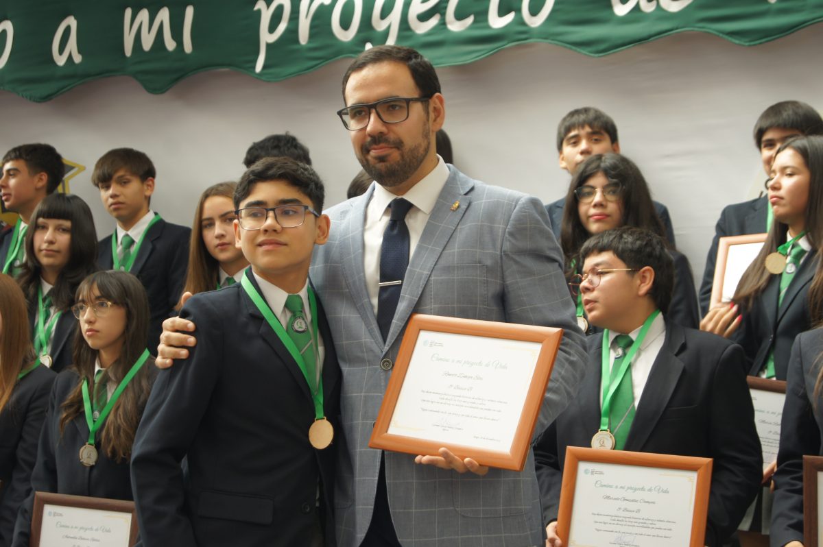 Ceremonia 8vos básicos.