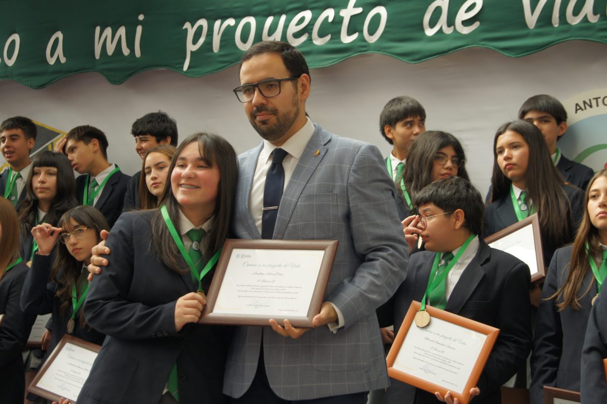 Ceremonia 8vos básicos.