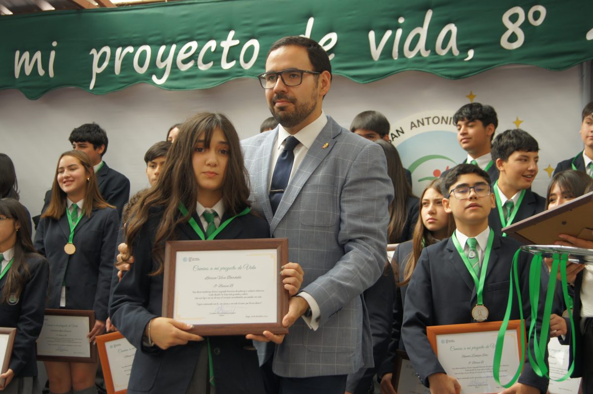 Ceremonia 8vos básicos.