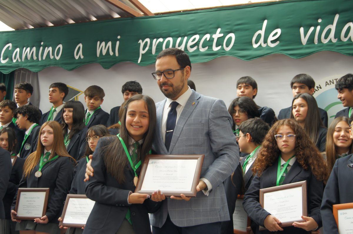 Ceremonia 8vos básicos.