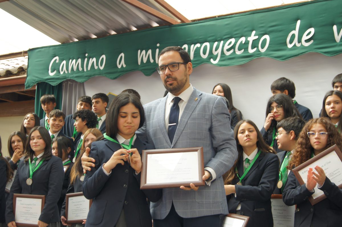 Ceremonia 8vos básicos.