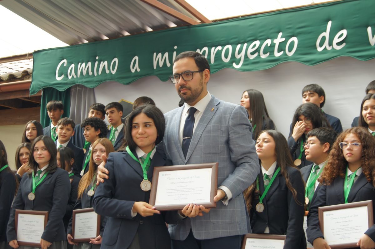 Ceremonia 8vos básicos.