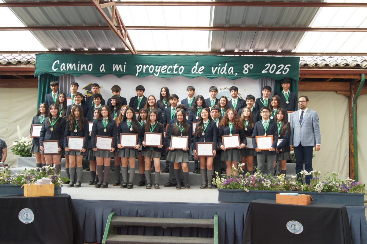 Ceremonia 8vos básicos.