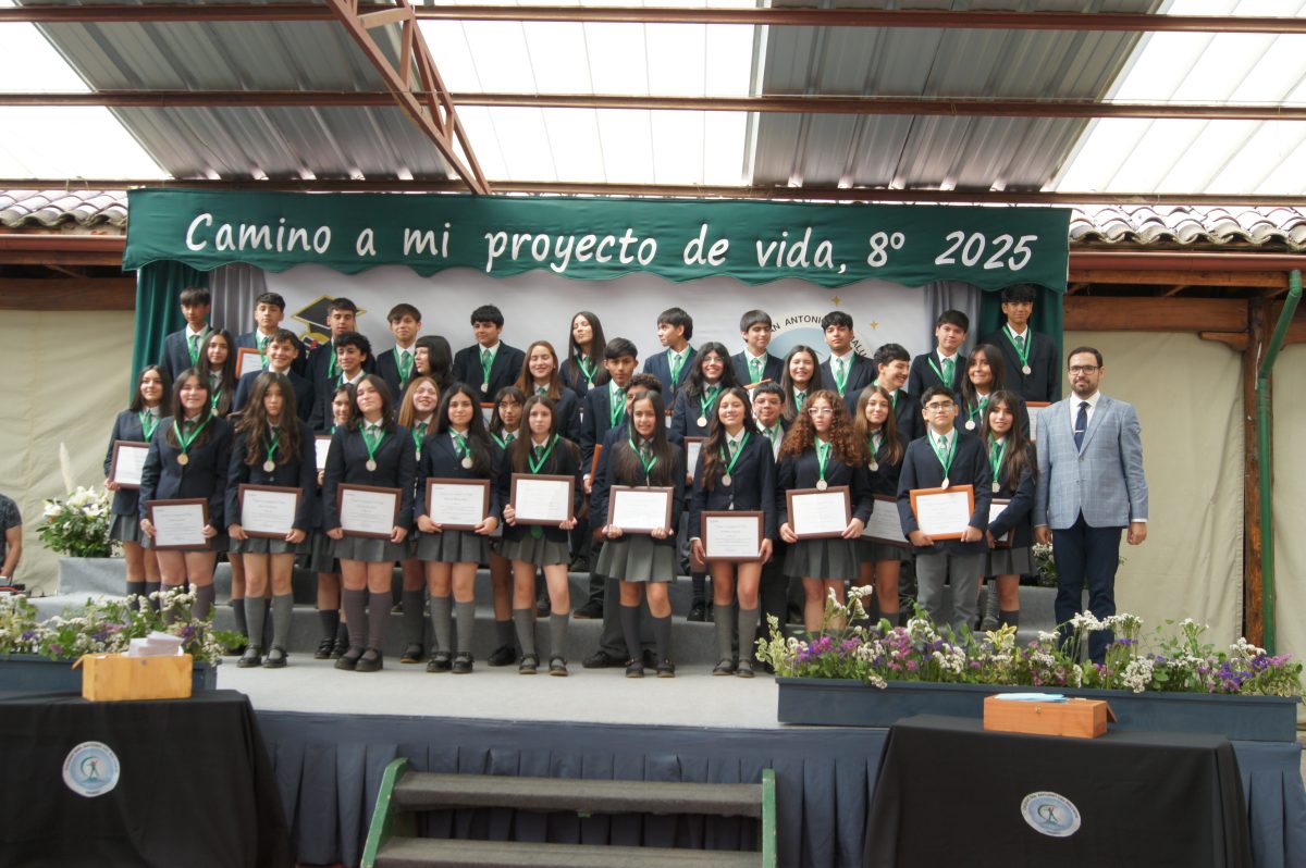 Ceremonia 8vos básicos.