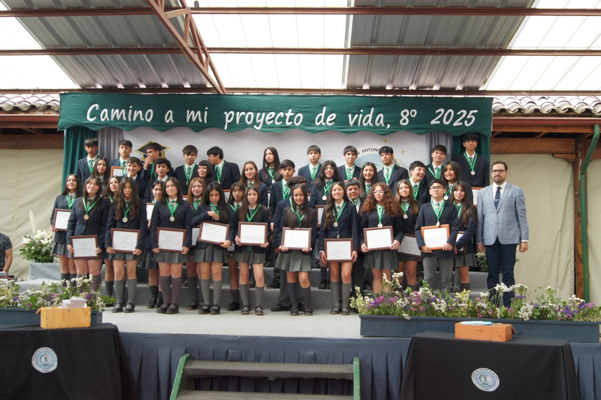 Ceremonia 8vos básicos.