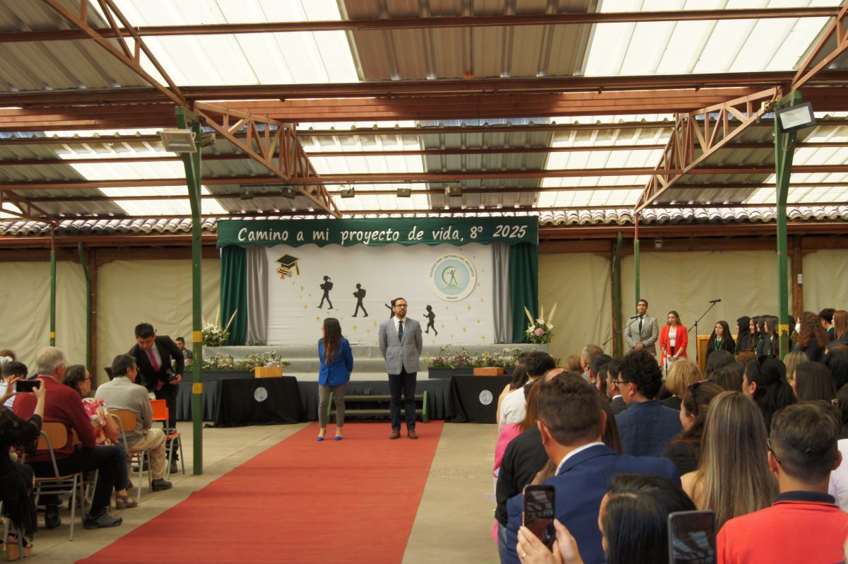 Ceremonia 8vos básicos.