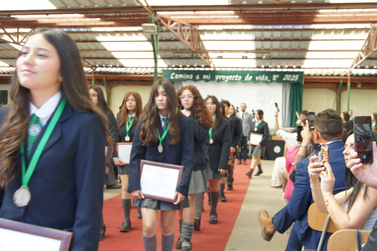 Ceremonia 8vos básicos.