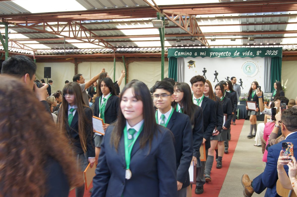 Ceremonia 8vos básicos.