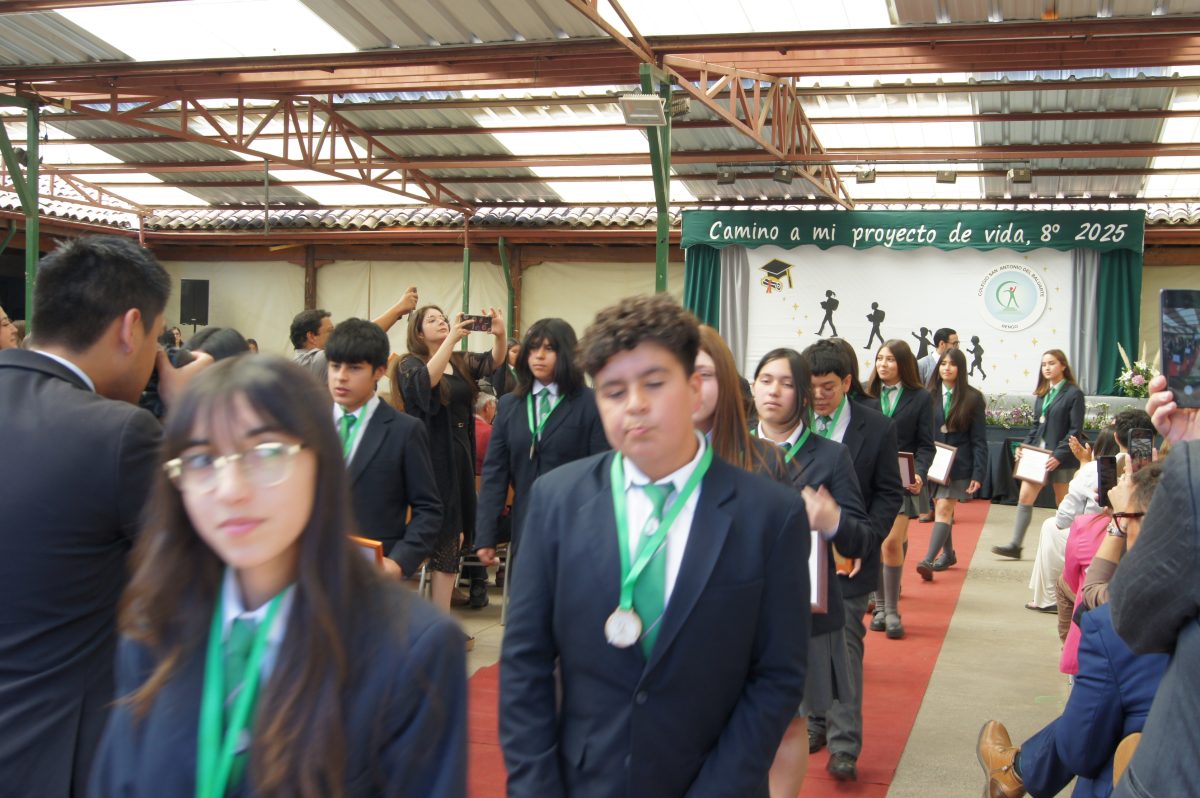 Ceremonia 8vos básicos.