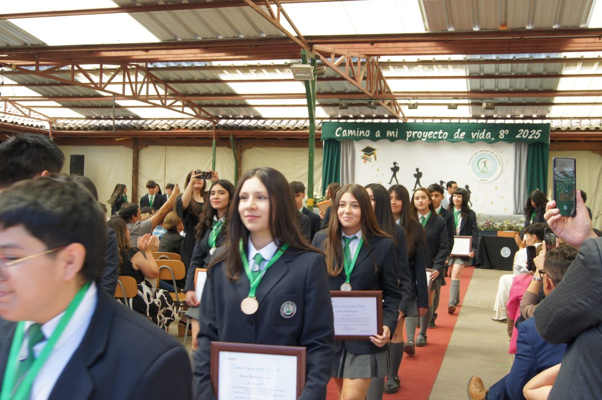 Ceremonia 8vos básicos.