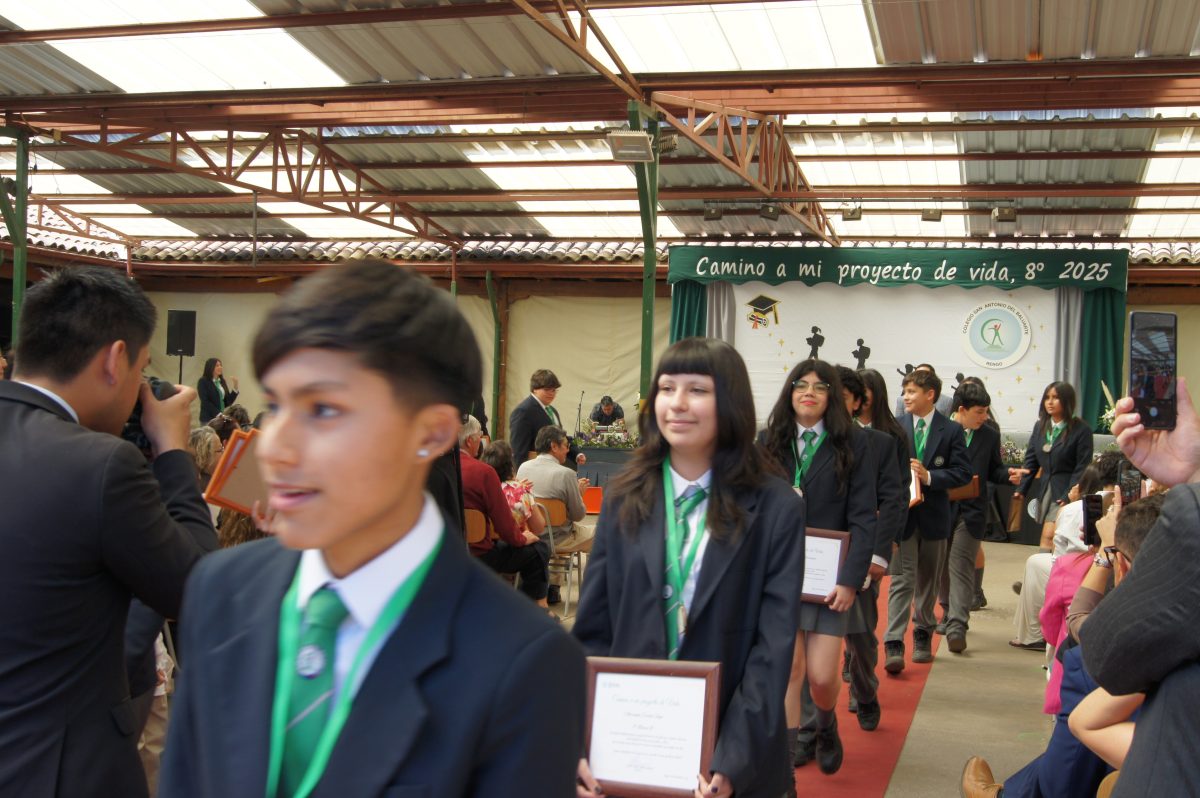 Ceremonia 8vos básicos.