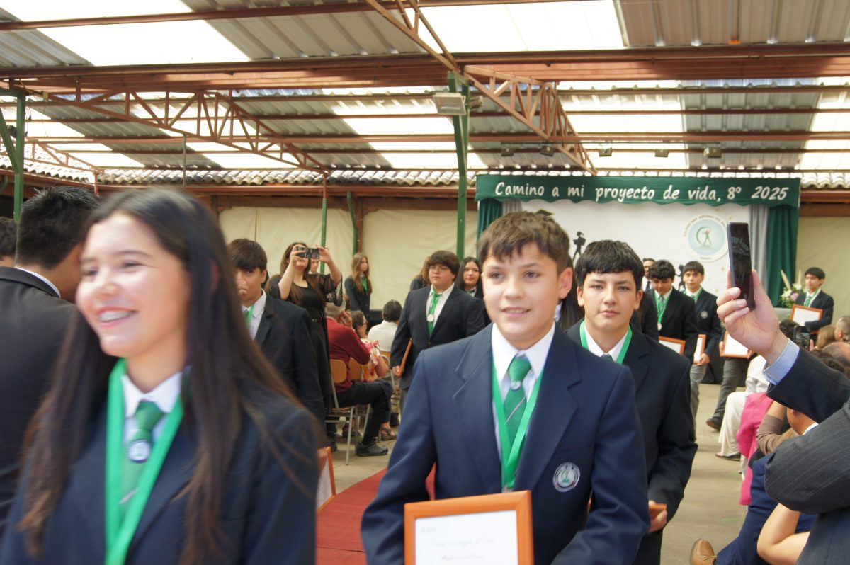 Ceremonia 8vos básicos.