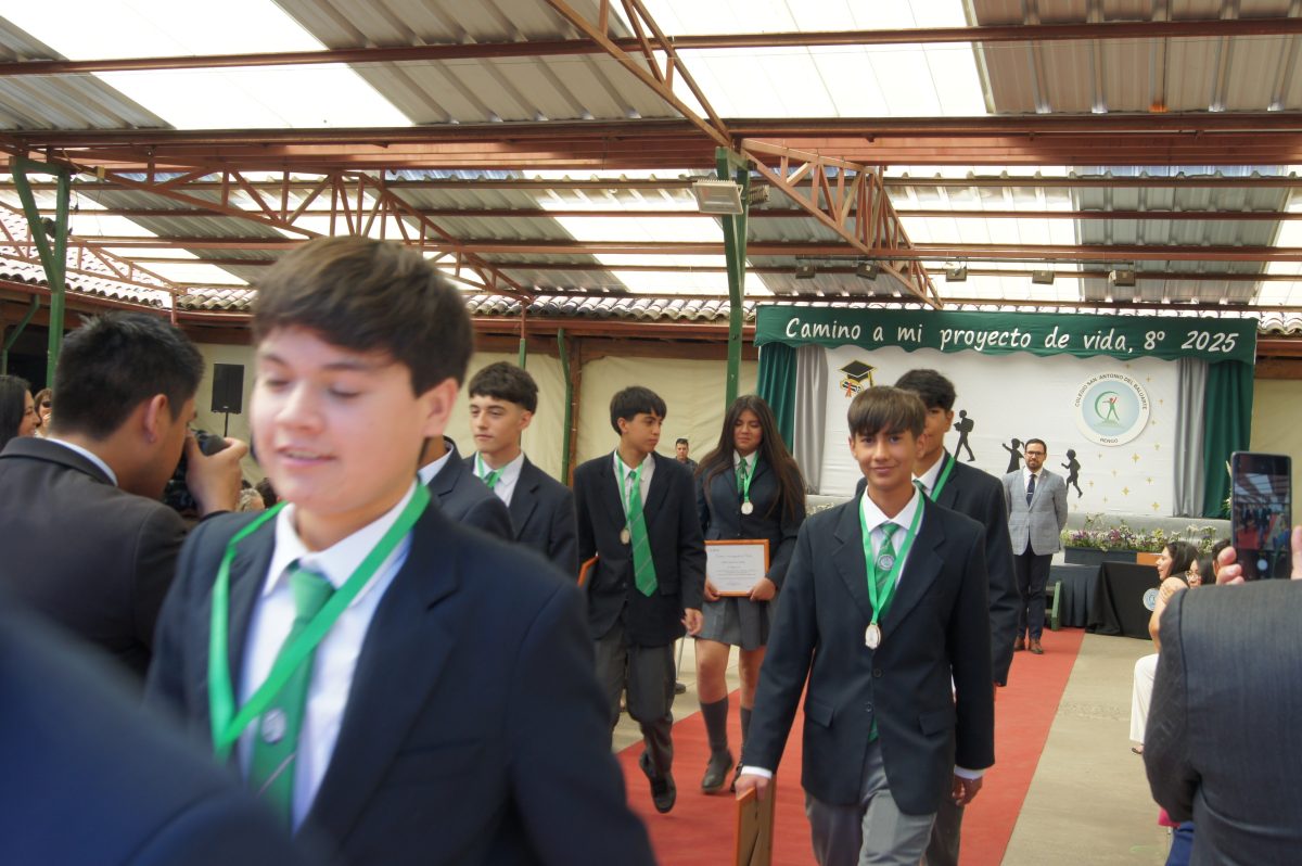 Ceremonia 8vos básicos.