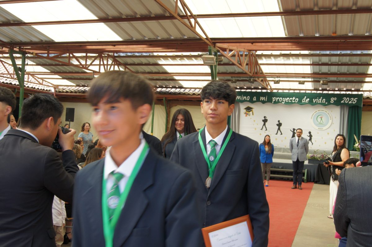 Ceremonia 8vos básicos.