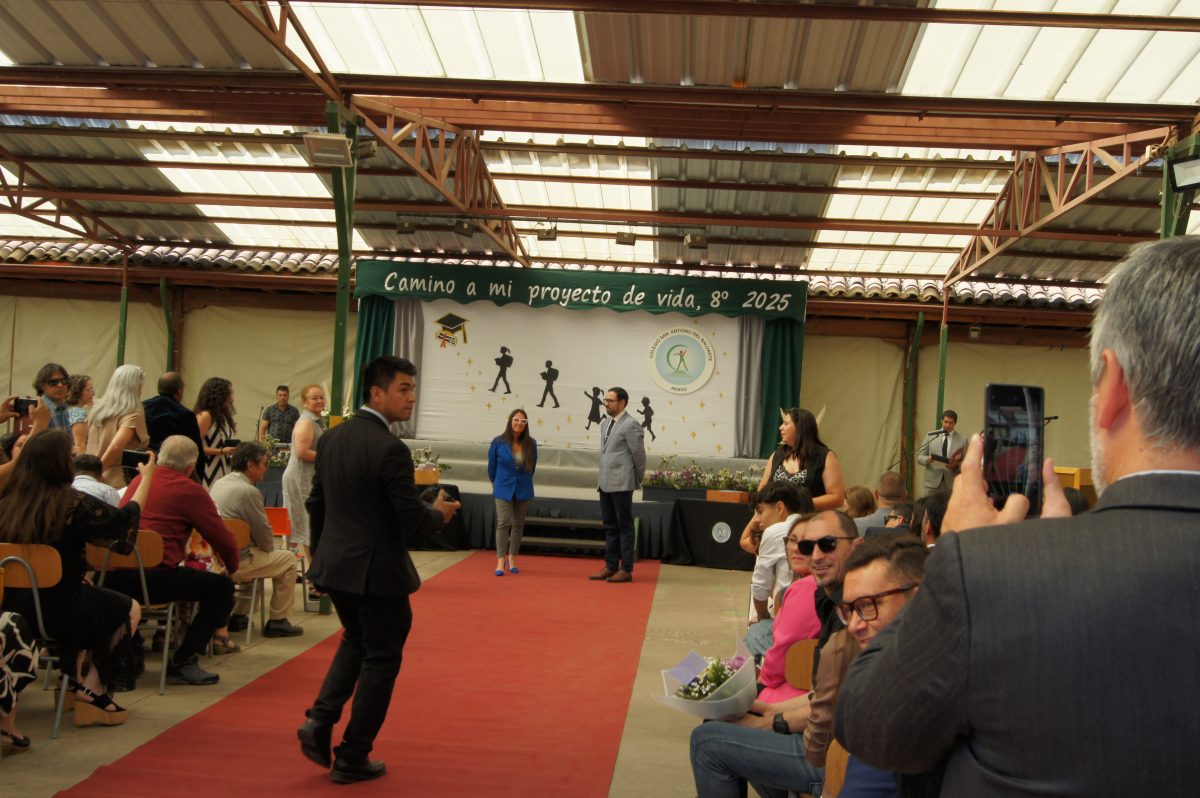 Ceremonia 8vos básicos.