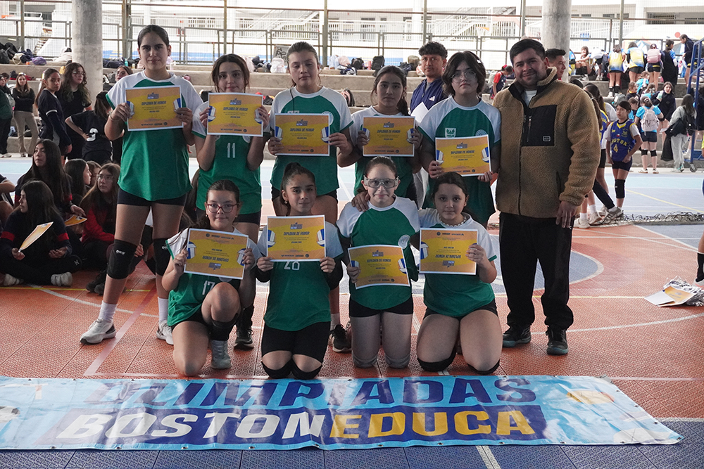 Tercer lugar en el Vóleibol Mini Damas en las Olimpiadas BostonEduca