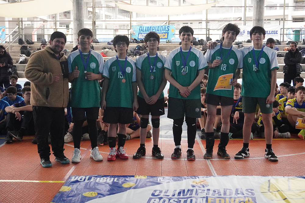 Tercer lugar en el Vóleibol Intermedia Varones de las Olimpiadas BostonEduca